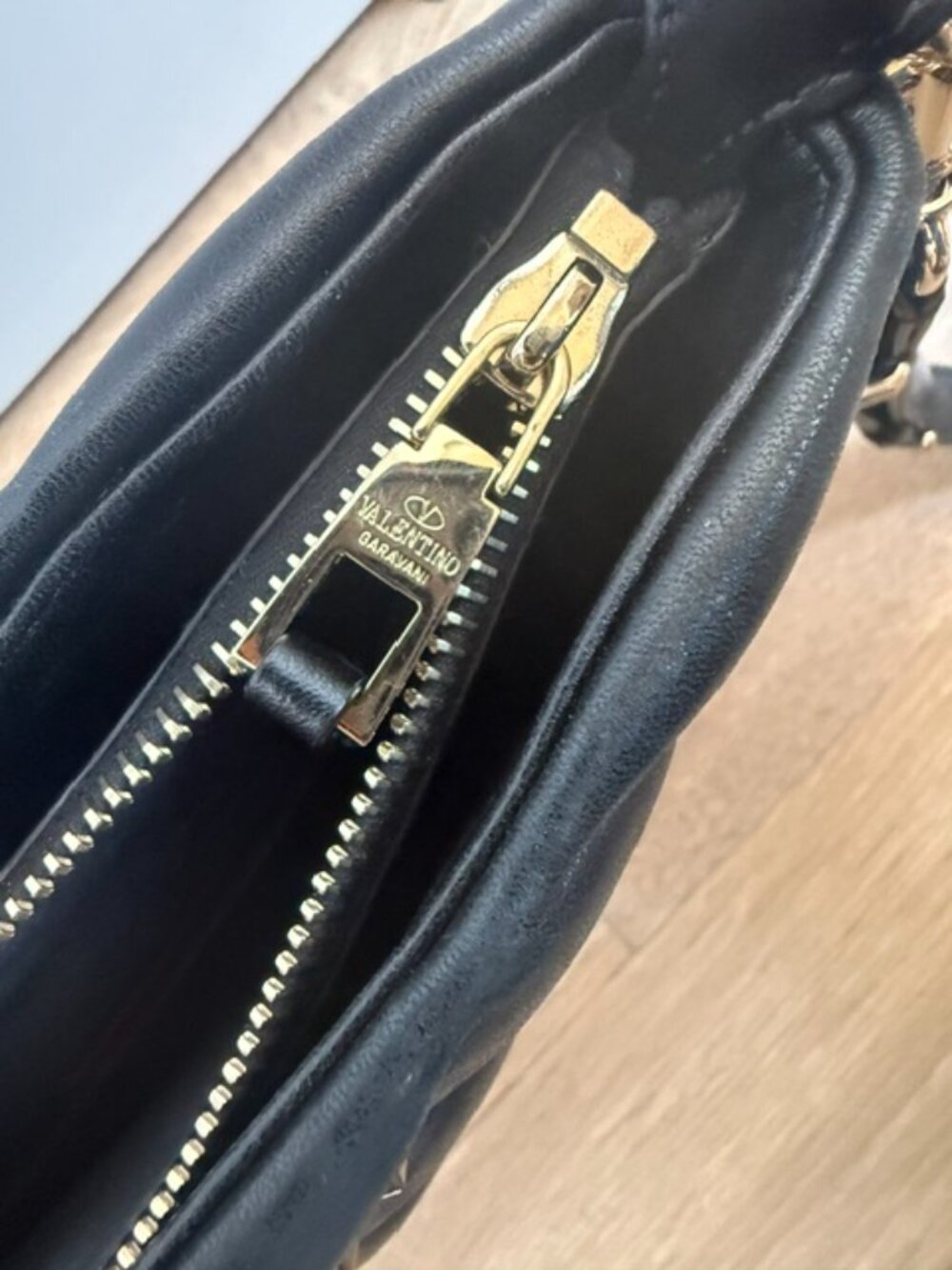 Authentic Valentino Black Leather Gold Rockstud Candystud Crossbody Bag Clutch - Picture 7 of 12